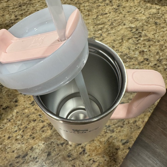 Stanley Pink Tumbler with Handle - Picture 3 of 4